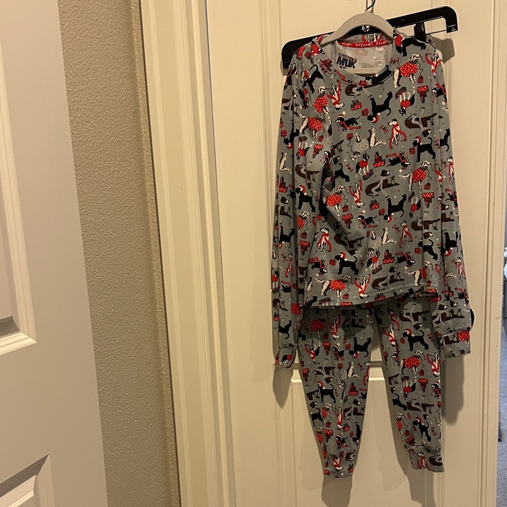 Muk Luks Kids Pajama Set - Gray with Red and Black Animal Design
